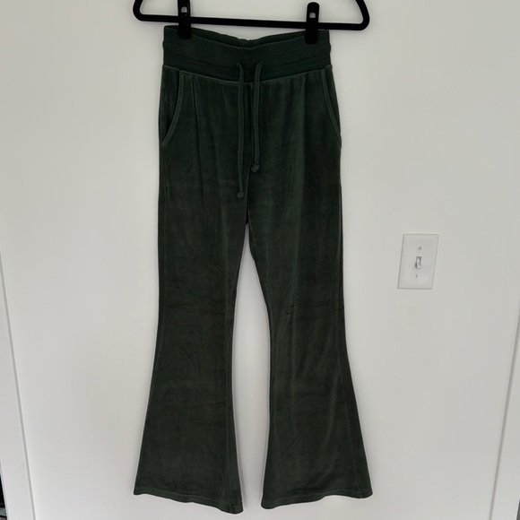 Aerie Green Velour Flared Lounge Pants - Size XS - Picture 3 of 9